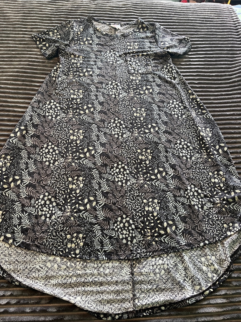 Short sleeved floral swing style dress new